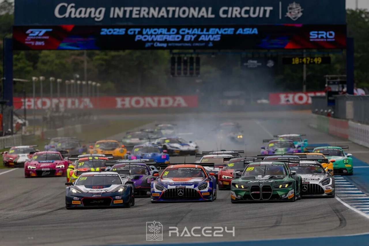 [GTWCA] Thailand Chang 3R, Race 2 – Chaos at the Start Supercar Crash ...